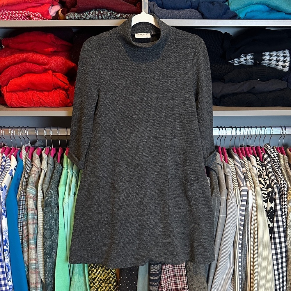 Everly charcoal gray 3/4 sleeve mock neck 2 pocket dress size S